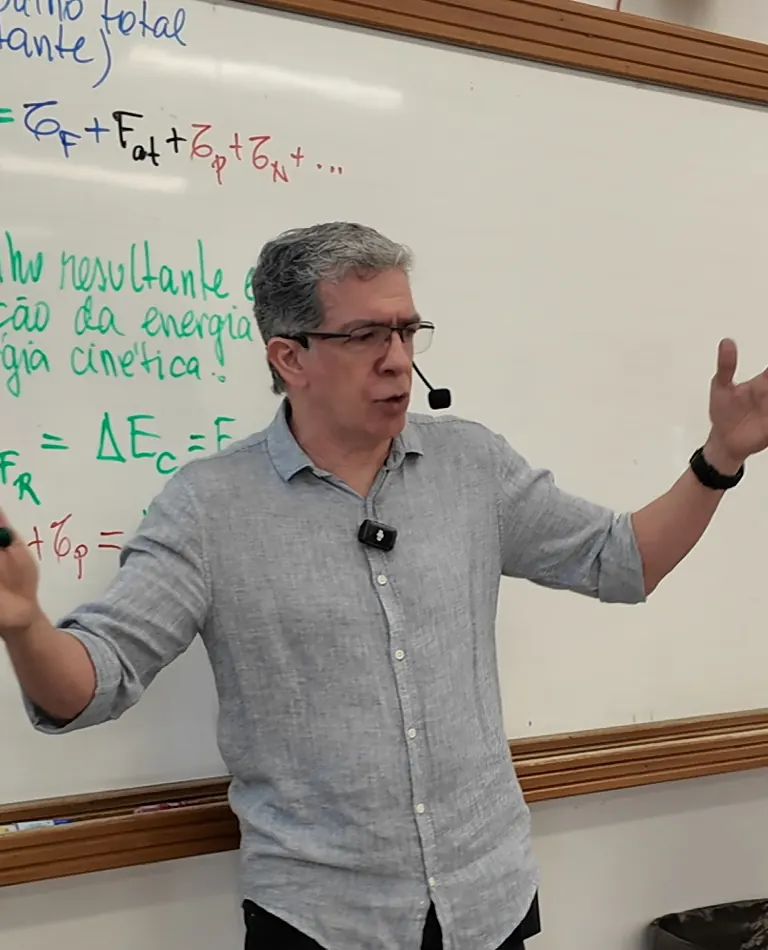 Pinguim na lousa, explicando energia cinética